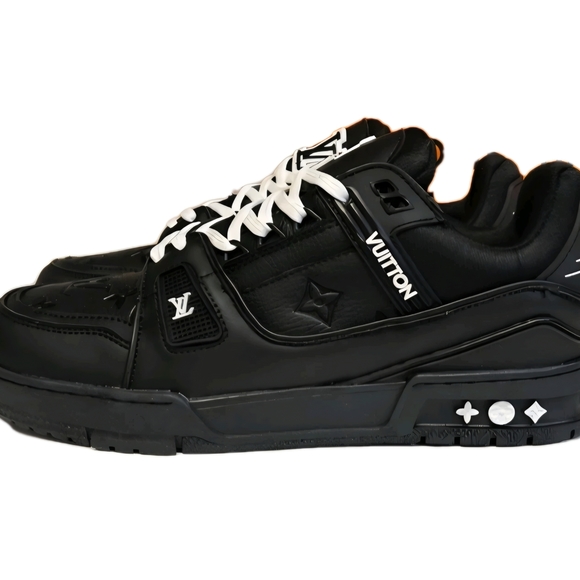 Louis Vuitton Men's Black and White Sneakers - Picture 4 of 5